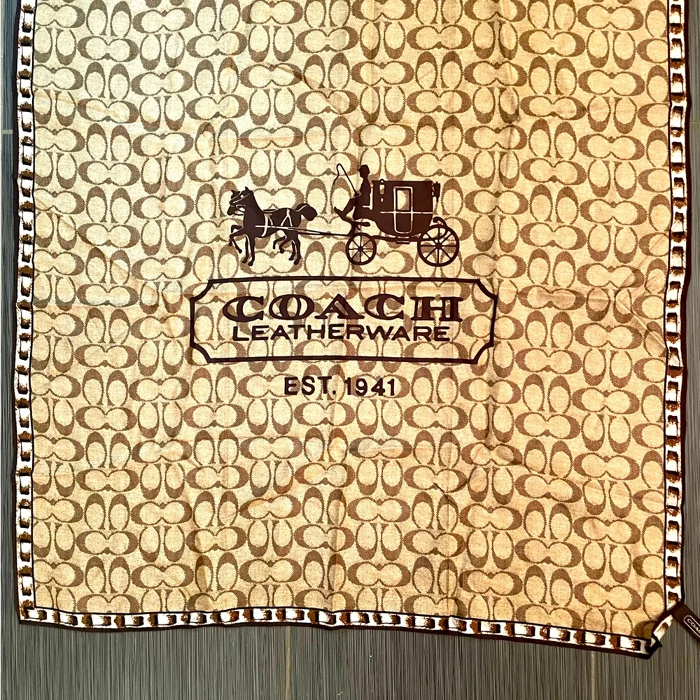 Coach scarf - Picture 2 of 4